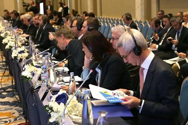 مقدمة لآفاق تكوين وتطوير أنظمة المؤتمرات الرقمية