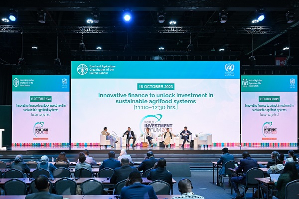 تنفيذ هندسة النظام الصوتي لغرفة الاجتماعات